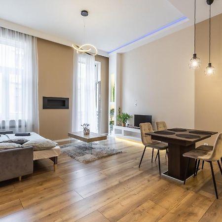 Csengery Deluxe Home With Balcony بودابست المظهر الخارجي الصورة