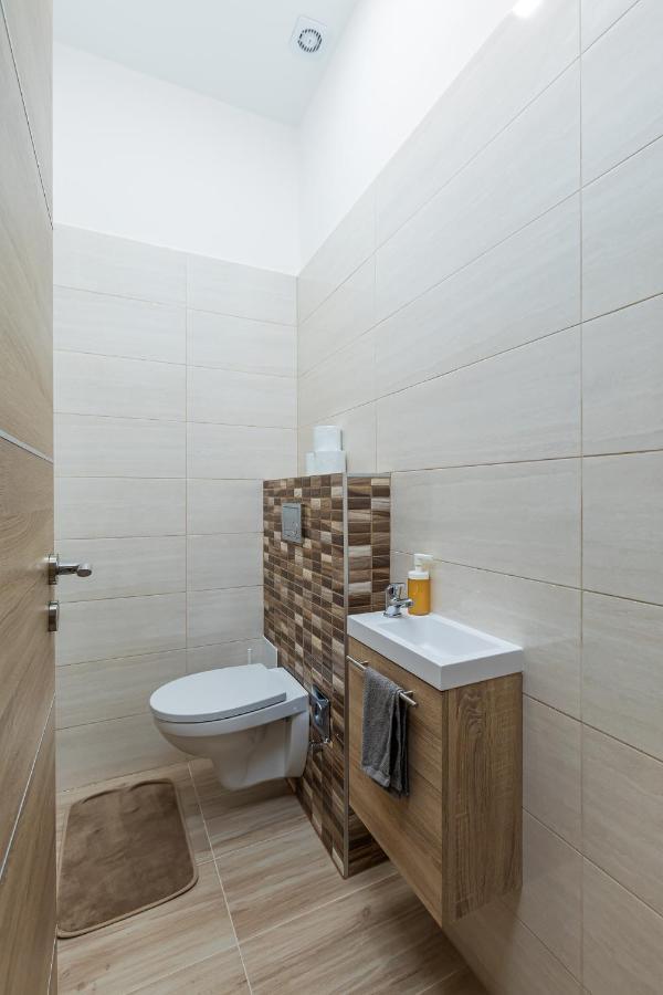 Csengery Deluxe Home With Balcony بودابست المظهر الخارجي الصورة