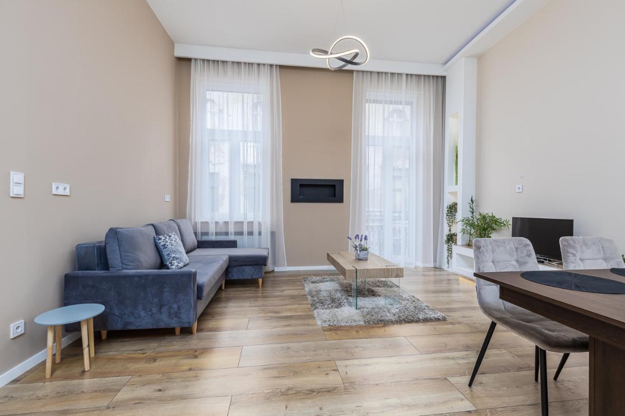 Csengery Deluxe Home With Balcony بودابست المظهر الخارجي الصورة