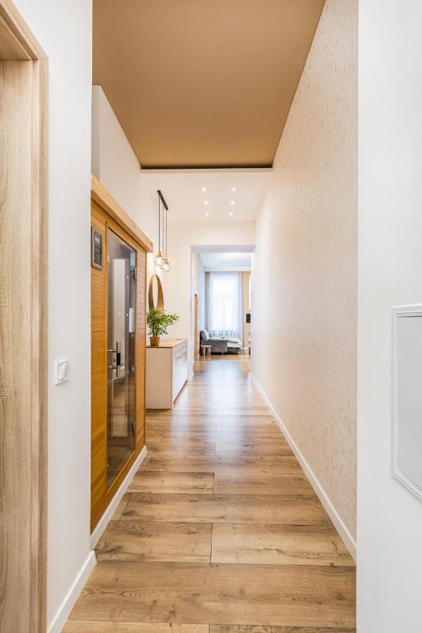 Csengery Deluxe Home With Balcony بودابست المظهر الخارجي الصورة